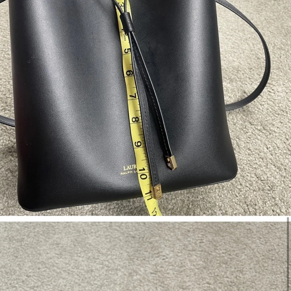 Black and Red Leather Shoulder Bag with Adjustable Strap - Picture 7 of 9